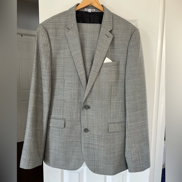 EXPRESS skinny fit, wool-blend, men’s Grey suit jacket and pants - Picture 4 of 10